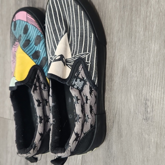 Disney Nightmare Before Christmas Canvas Time Burton Slip Ons Size 7 Mens - Picture 4 of 11